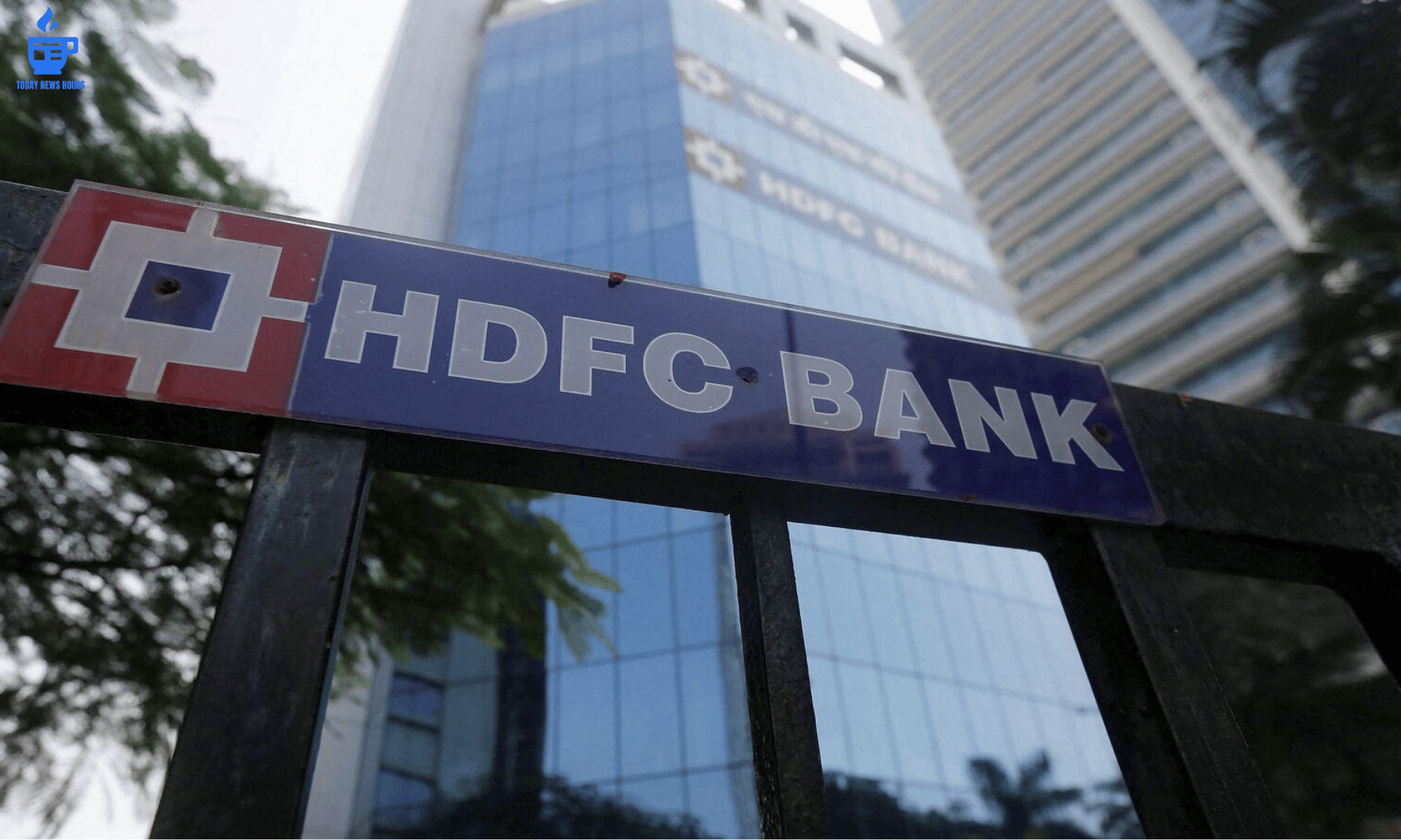 HDFC Bank Shares Recover as Investors Assess Growth Outlook and Regulatory Impact