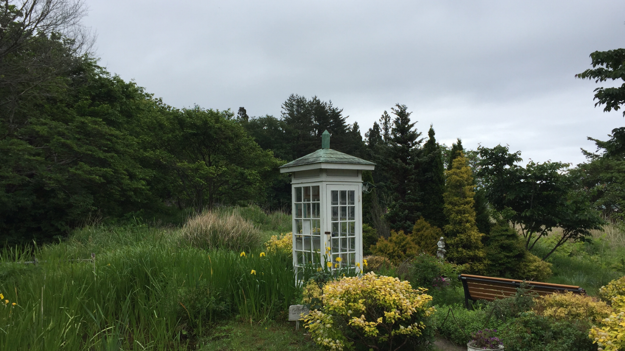 Unconnected Booth in Japan Offers Grief‑Seekers a Symbolic Voice