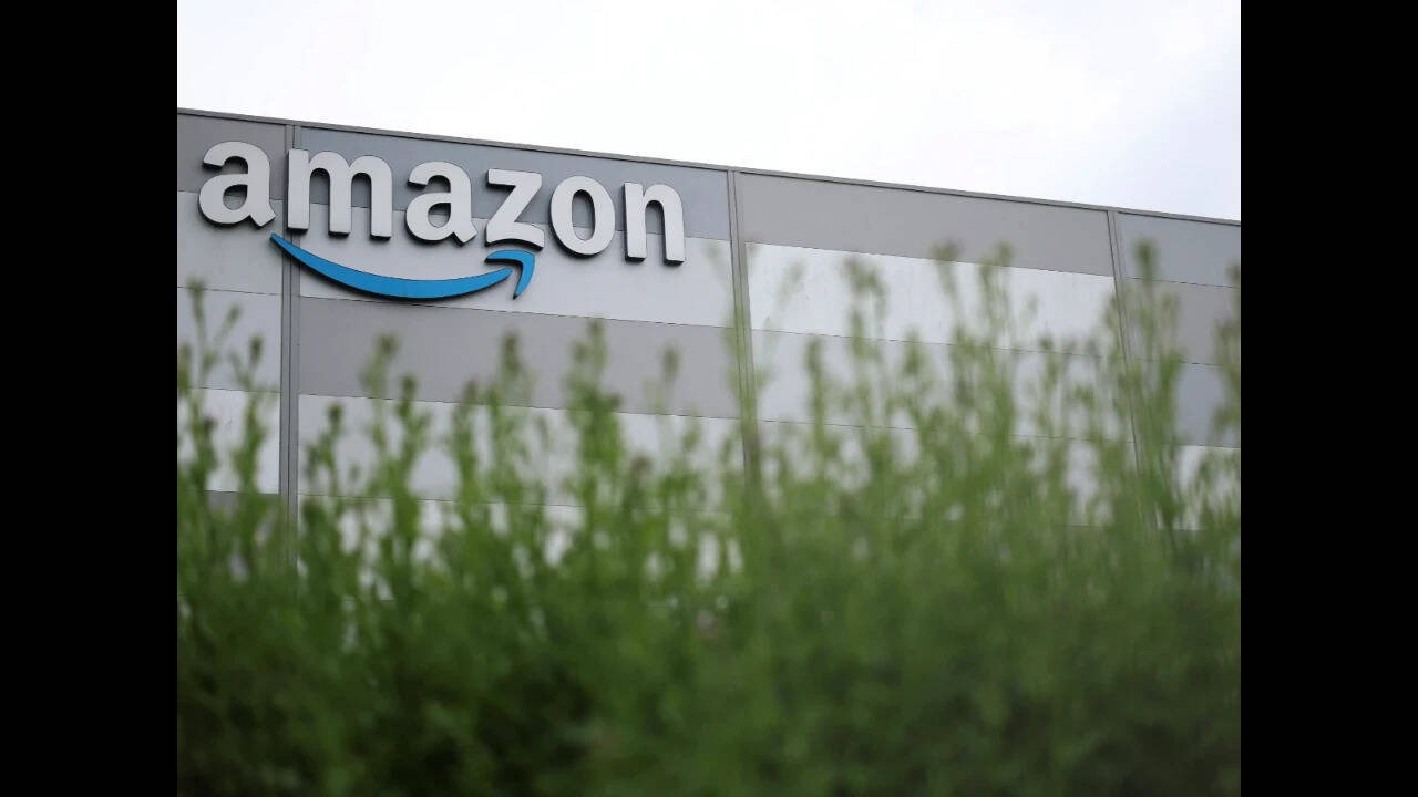 Amazon Revamps Software Engineer Role Guidelines to Emphasize Outcomes Over Tool Use