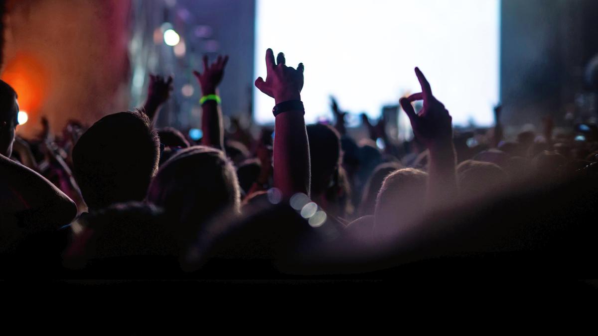 Kadavanthra Police File Case Against Kochi Hotel Over Unauthorised DJ Party and Late‑Night Liquor Sales