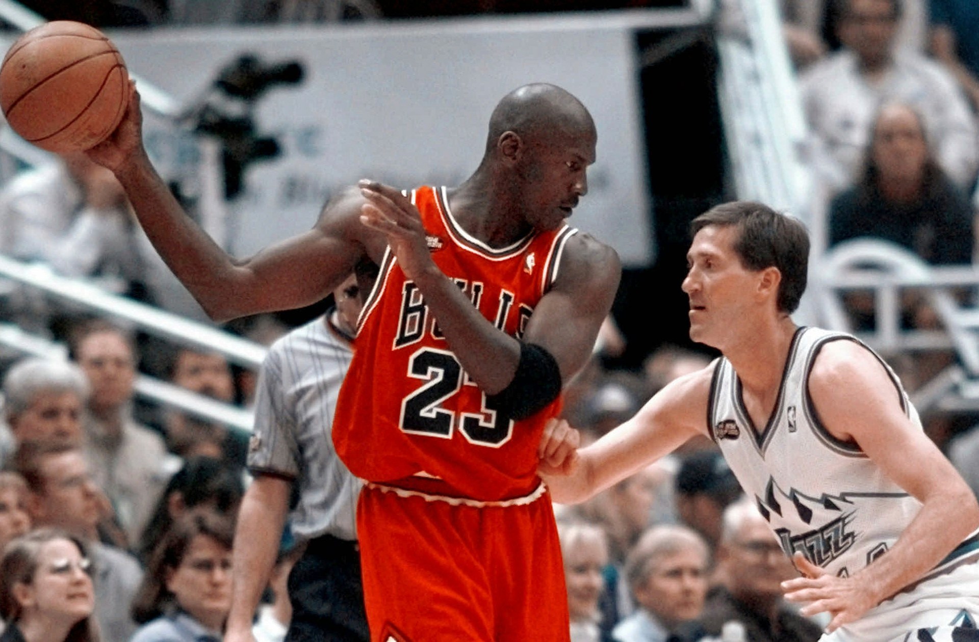 Jordan’s 1998 Finals Jersey Sells for $14 Million, Setting Record for Basketball Memorabilia