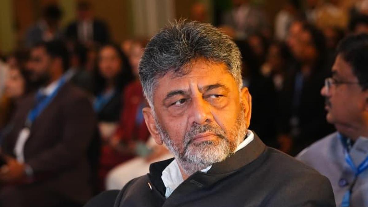 Shivakumar Calls for MLA Cooperation to Combat ‘Garbage Mafia’ as BSWML Re‑tenders 16 Packages