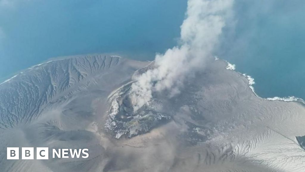 Volcanic Ash from Anak Krakatau Grounds Flights, Strands 270,000 Travelers in Indonesia
