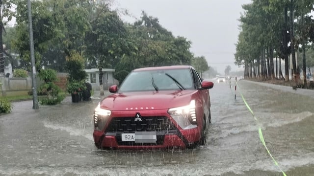Cold Front Intensifies, Heavy Rainfall Expected Across Central Vietnam on Oct. 27