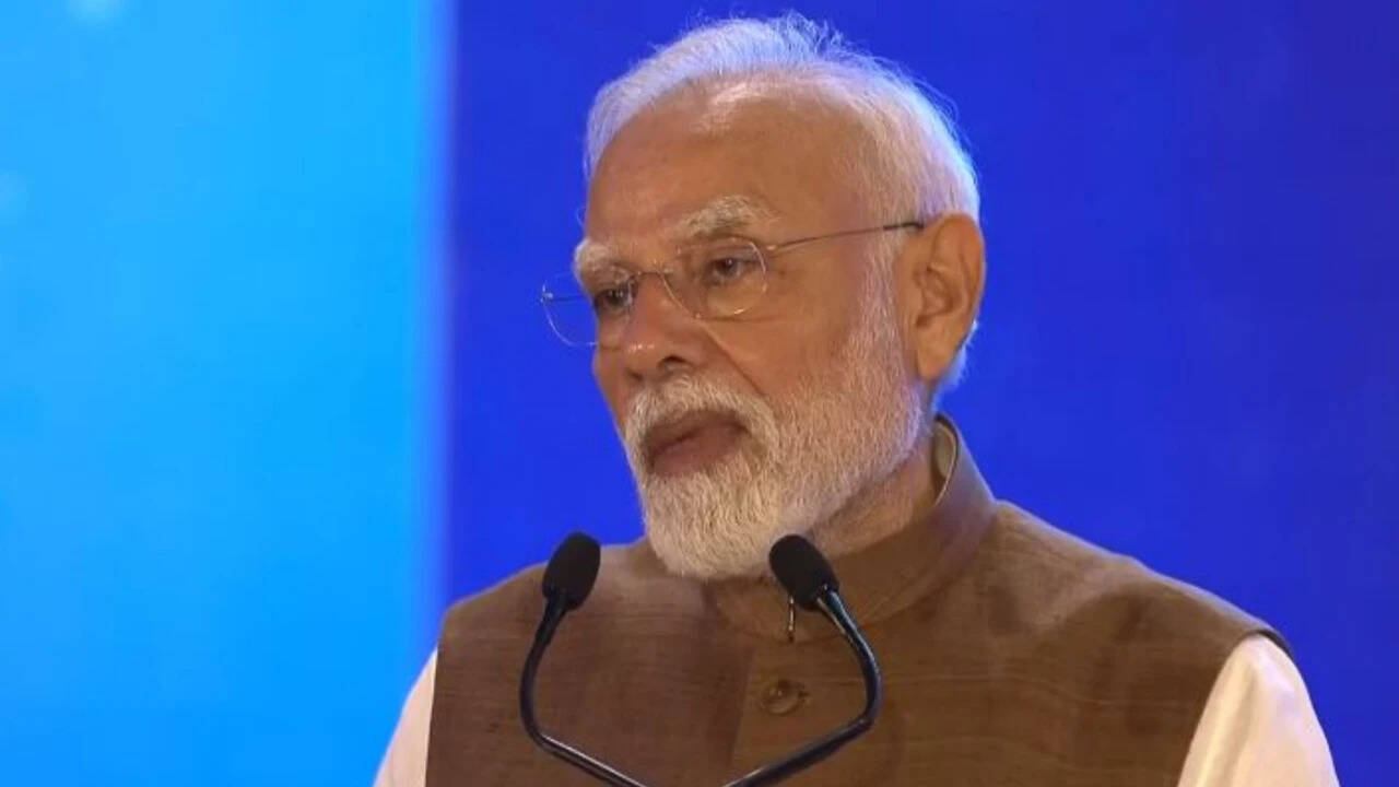 Modi Praises India’s Scientific Achievements and Calls for Future Innovation