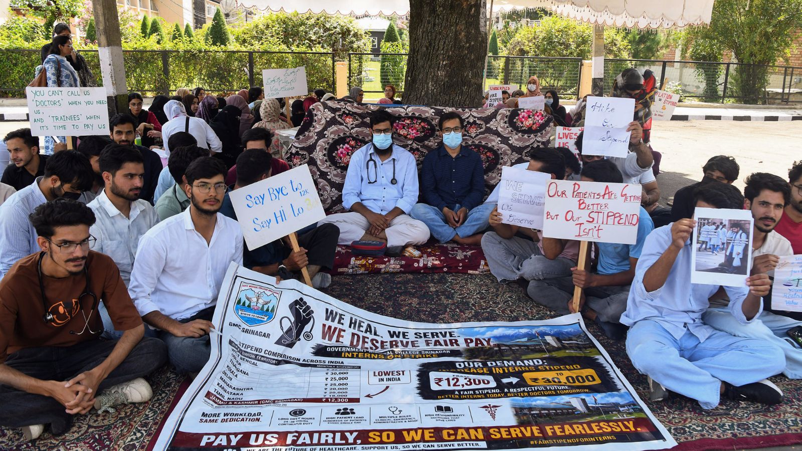 J&K Medical Interns Call Off Protest After Assurances from Colleges and Government