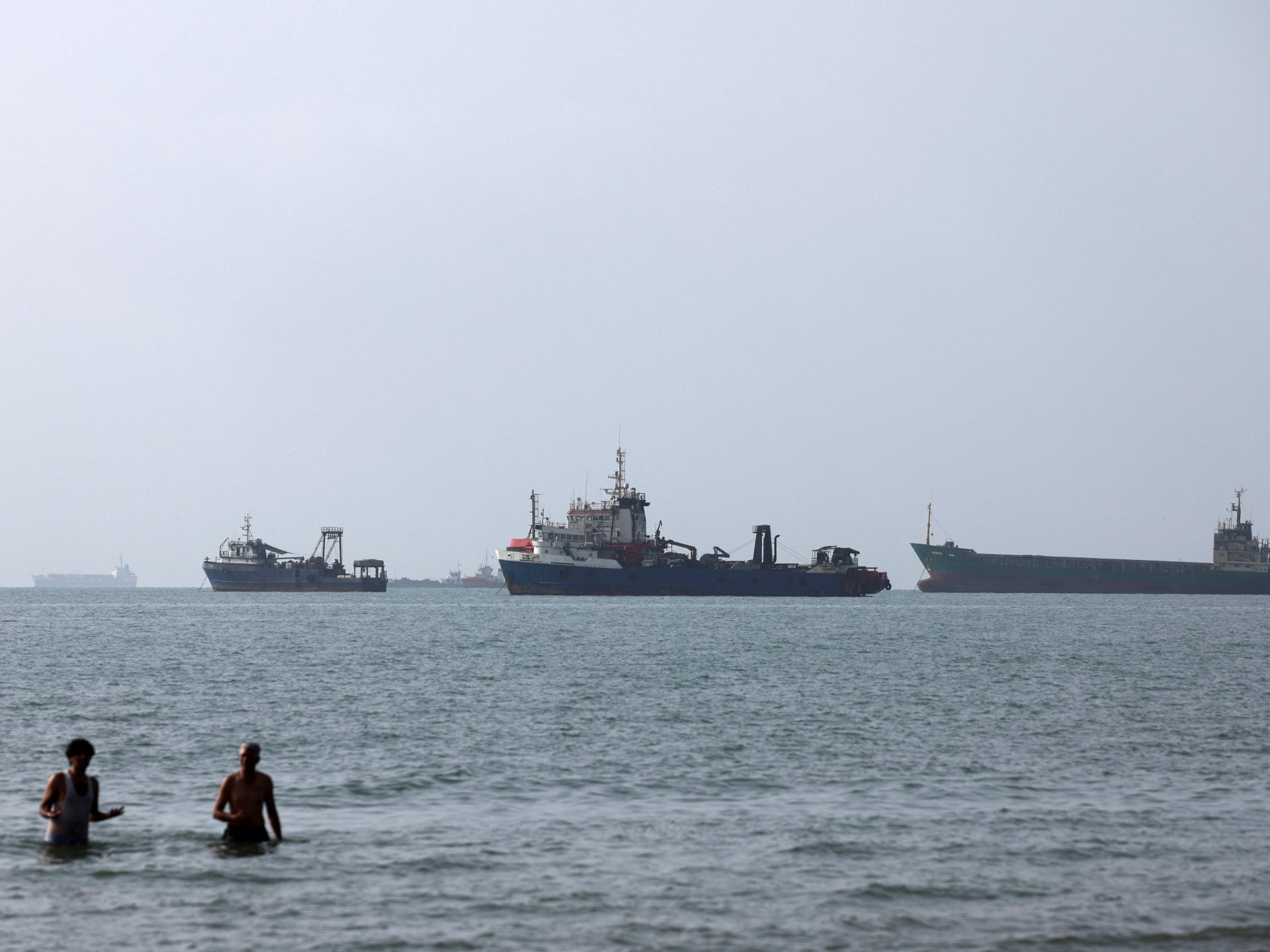 Escalating US-Iran Conflict in Strait of Hormuz Drives Oil Prices Toward Six-Week High