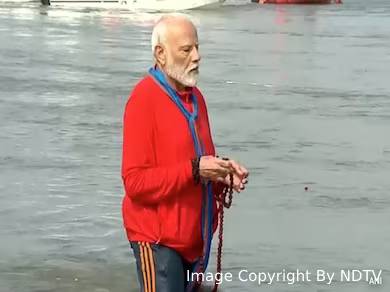 PM Modi Takes Holy Dip at Triveni Sangam During Maha Kumbh Mela