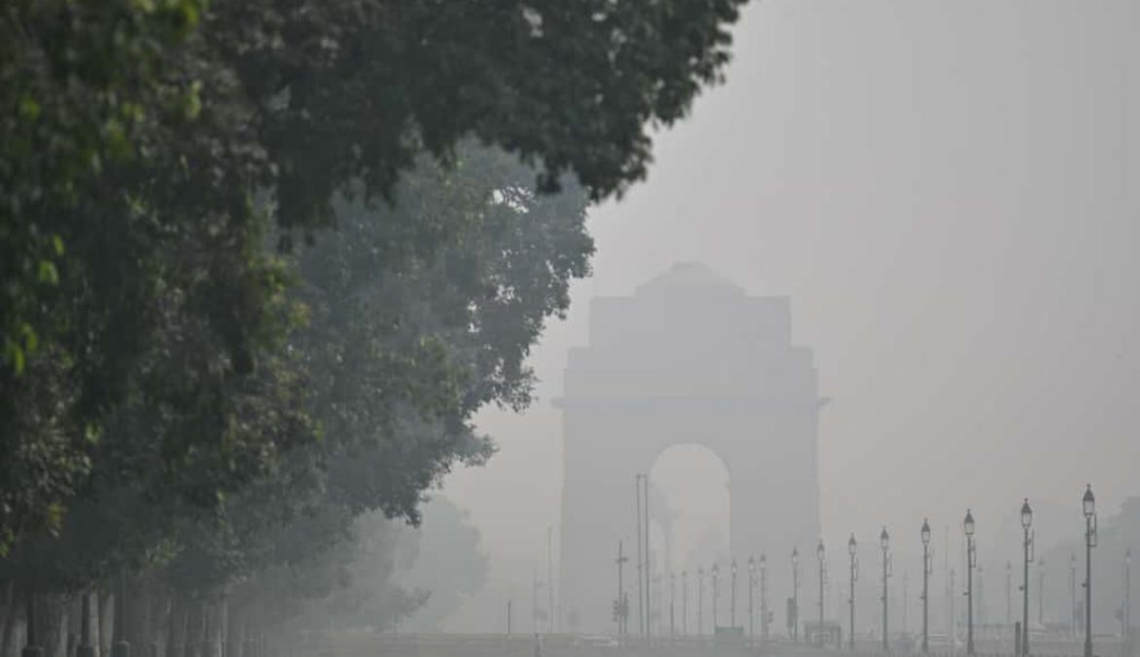 Delhi dense fog red alert
