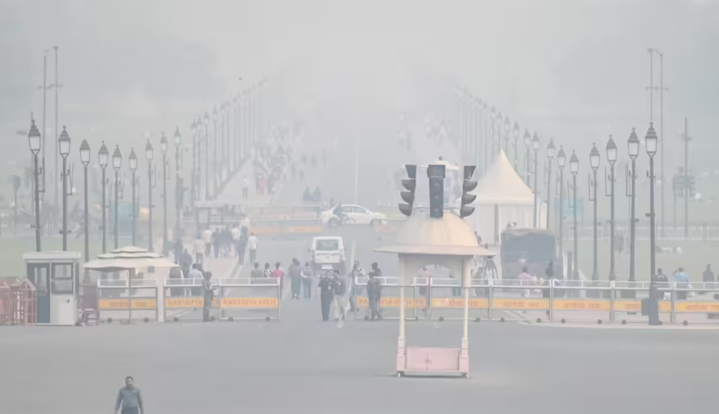 Delhi dense fog red alert