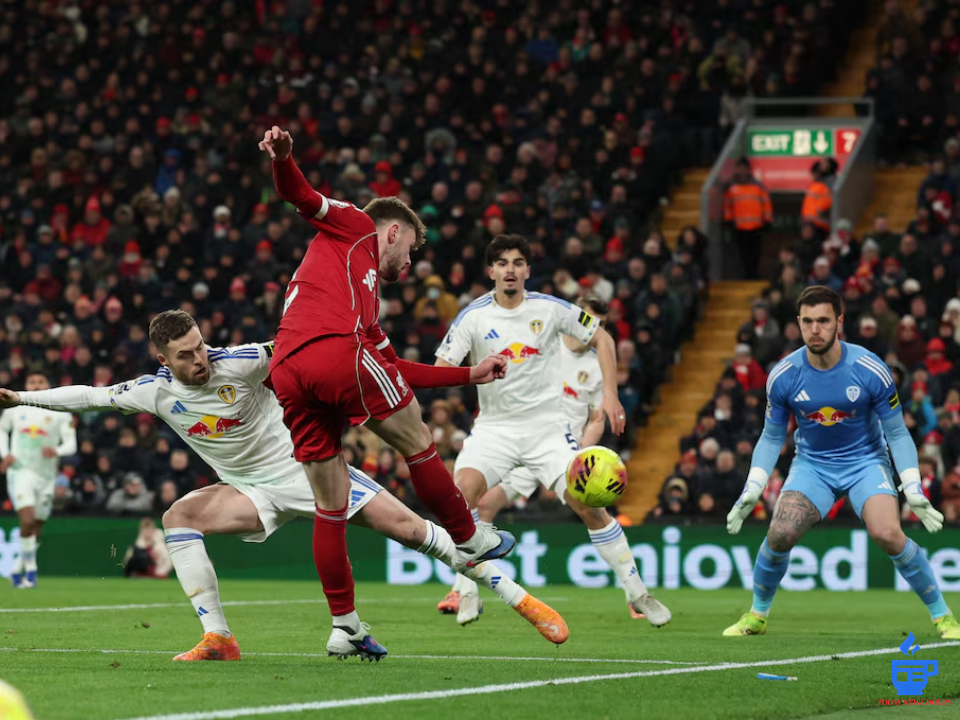 Arne Slot Liverpool tactics criticism