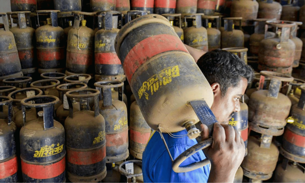 Government Clarifies No Ban on Commercial LPG Supply
